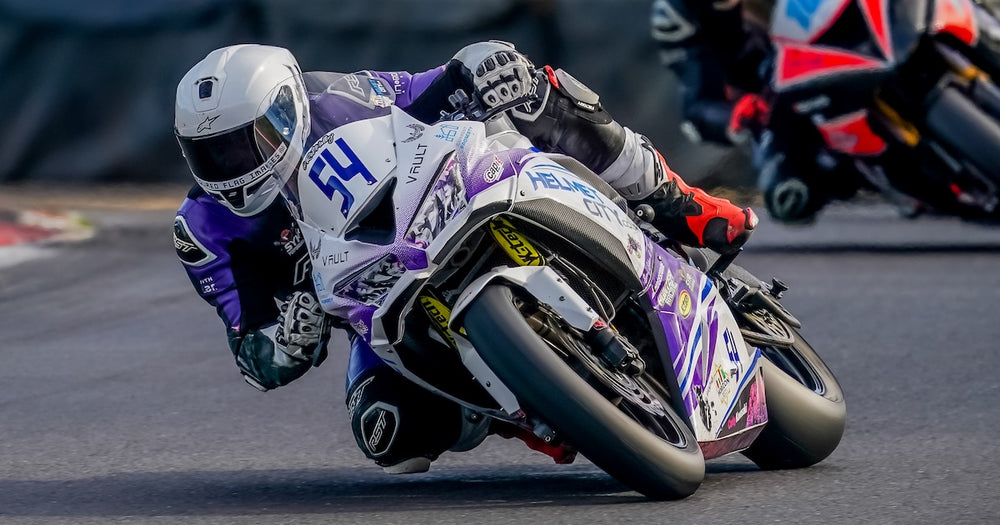 RatMally brand ambassador Jake Baldy 54 Anderton racing his custom-wrapped Kawasaki ZX636 motorcycle at the Helmet City MRO 600 championship finale at Brands Hatch. Photo by Chequered Flag Images."